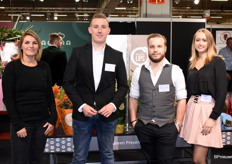 Nicolette van Adrichem van Comfort Plant Group, Remy van der Meer van kwekerij Amarantis, Joey Stalman van Comfort Plant Group en Sharon Belein van de kwekerij Vlasman. Comfort Plant Group stond ook dit jaar weer met al haar kwekers op de beurs.